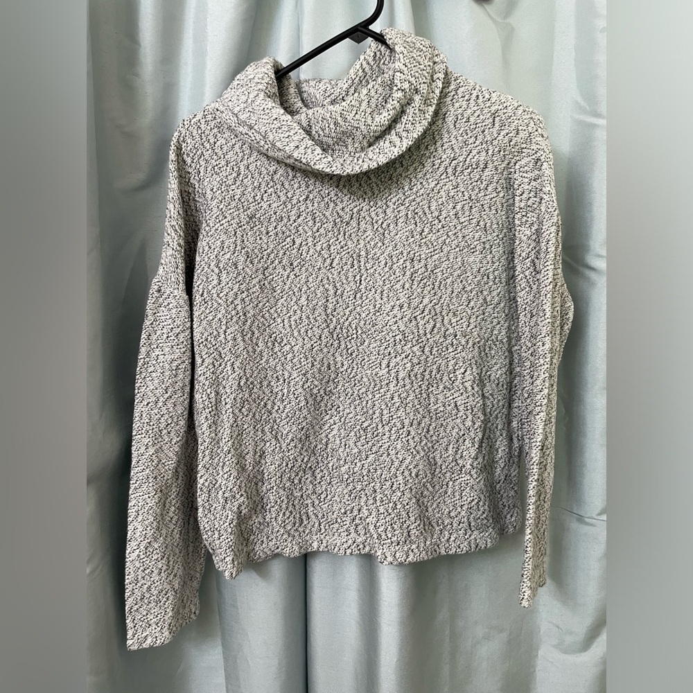 Cropped turtle neck sweater